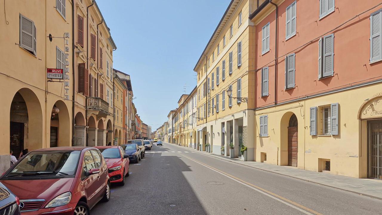 Alle Porte Del Centro - Guest House - Reggio Emilia - Ingresso Centro Storico - Parcheggio Gratuito エクステリア 写真